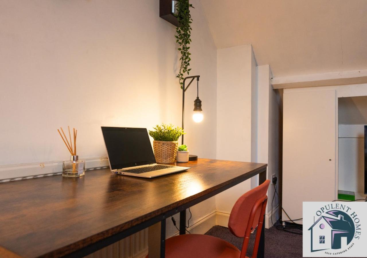 Contractors Pad - 4 Bed Town House - Cent Reading - Free Parking Villa Eksteriør billede